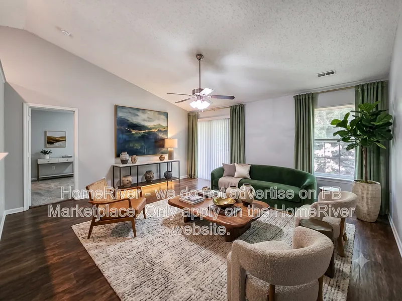 3 bed, 2.0 bath, 1248 sqft, $1,745 — Photo 2