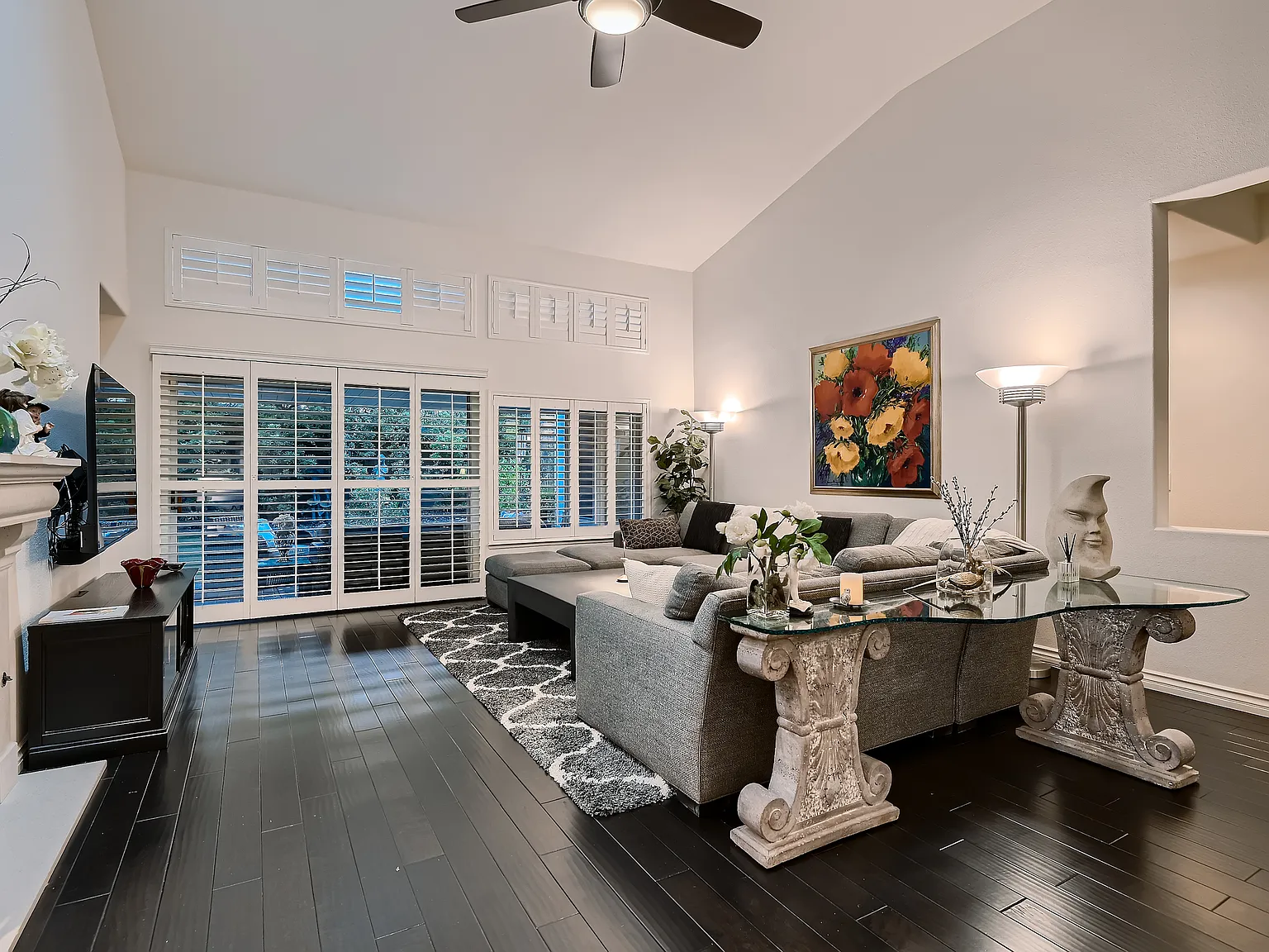 3 bed, 2.5 bath, 2216 sqft, $6,000 — Photo 2