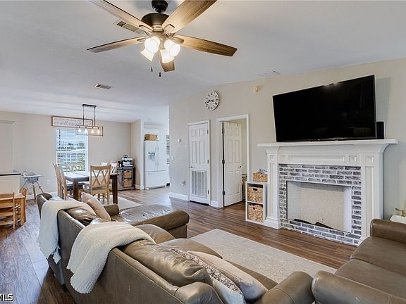 4th image of 2040 S Montana Cir