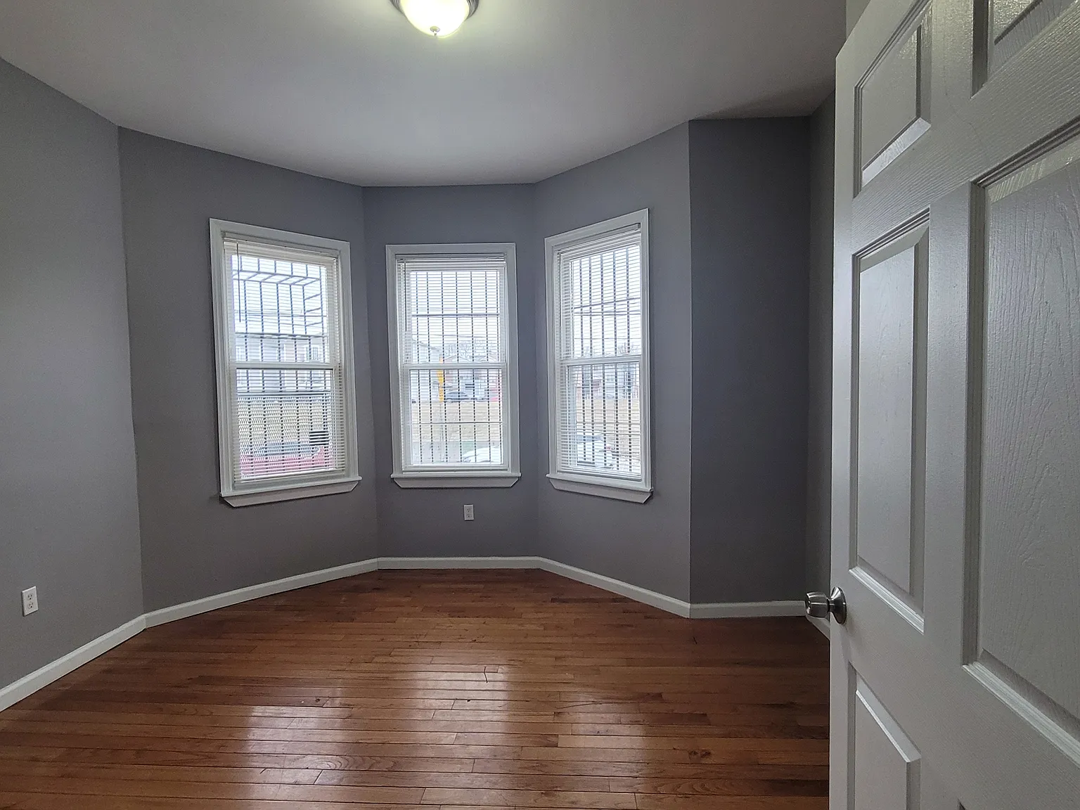 3 bed, $2,350 — Photo 2