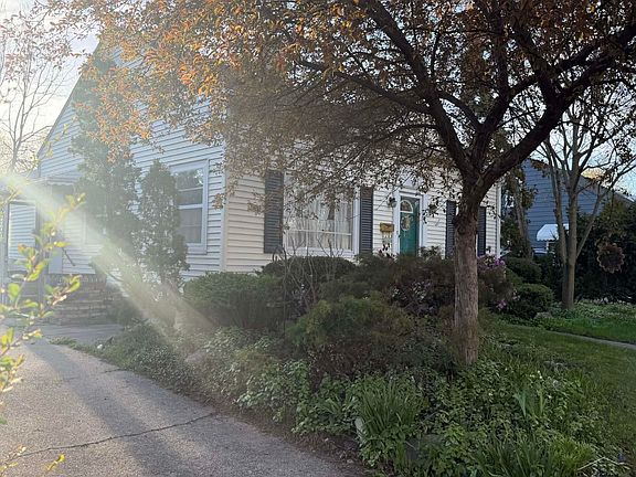 2nd image of 305 S Cornell St