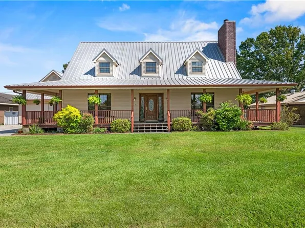 8221 Saro Ln, Saint Bernard, LA 70085