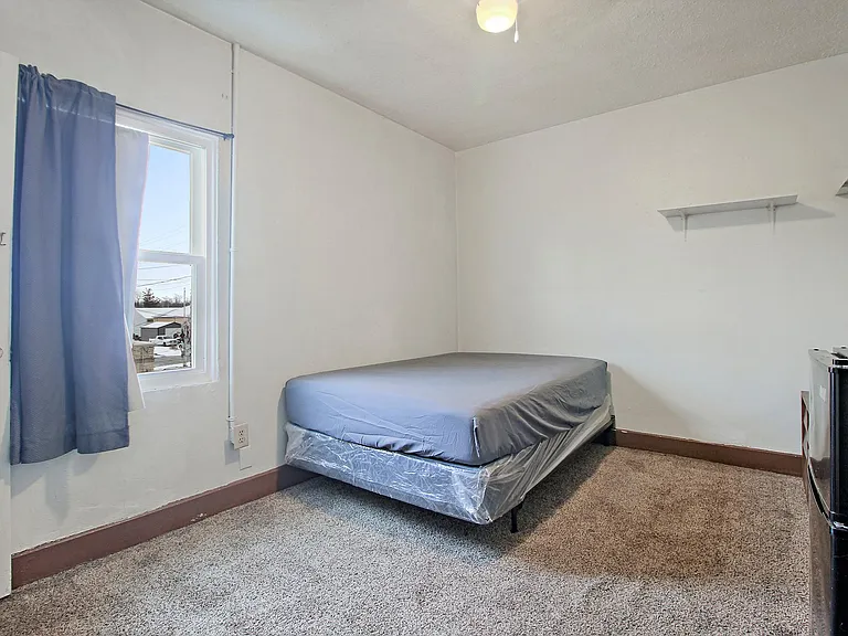 213 W Walnut St — Photo 7