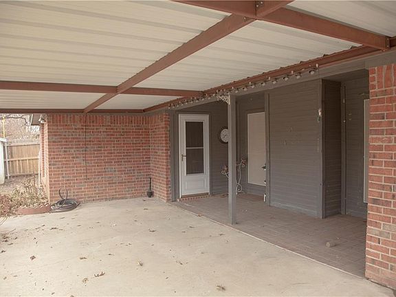 5th image of 937 Jessica Dr