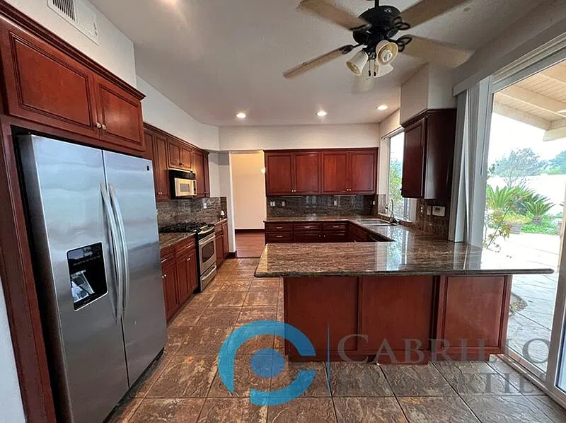 4 bed, 3.0 bath, 2148 sqft, $4,995 — Photo 4