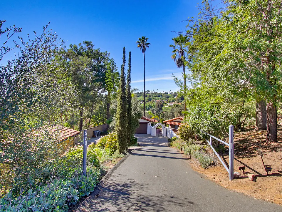 2835 Verda Ave
