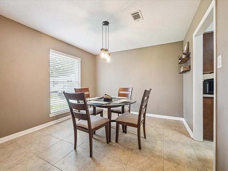 Building Photo - 6227 Creekside Ln