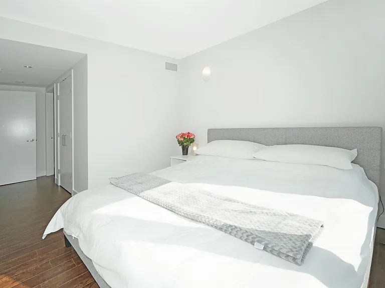 1045 Richards St — Photo 19