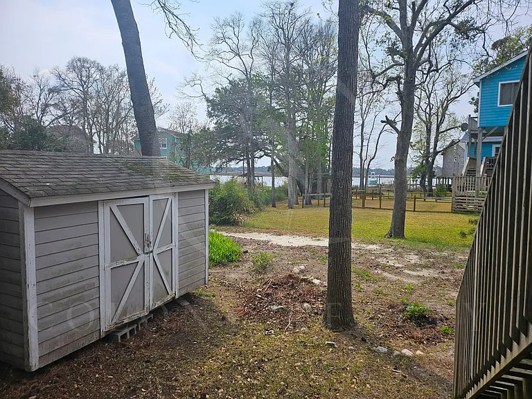 809 Cedar Dr — Photo 17