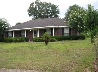 914 Arrowhead Dr, Saraland, AL 36571