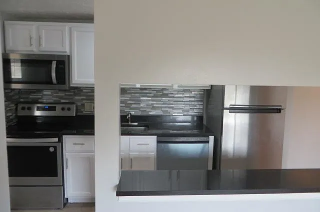 24325 Detroit Rd — Photo 7