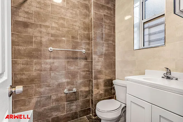 Rented by Arwell Realty | media 3