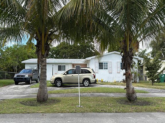 2nd image of 15870 SW 105th Ave