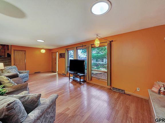 4th image of 3005 S 47th St