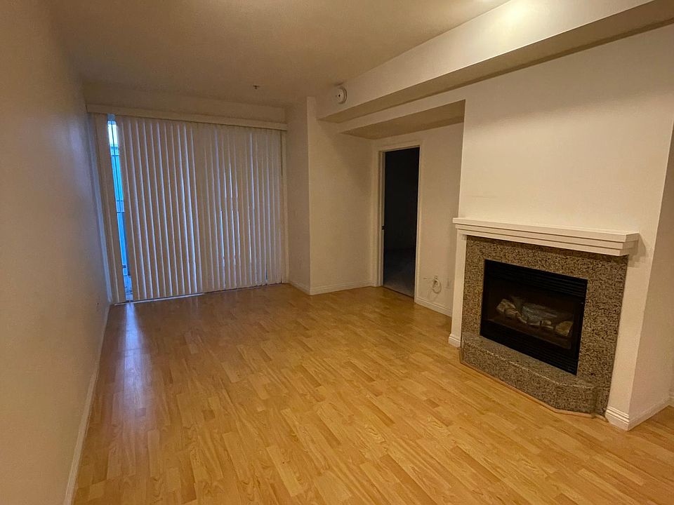 1st image of 160 S Hudson Ave Unit 104