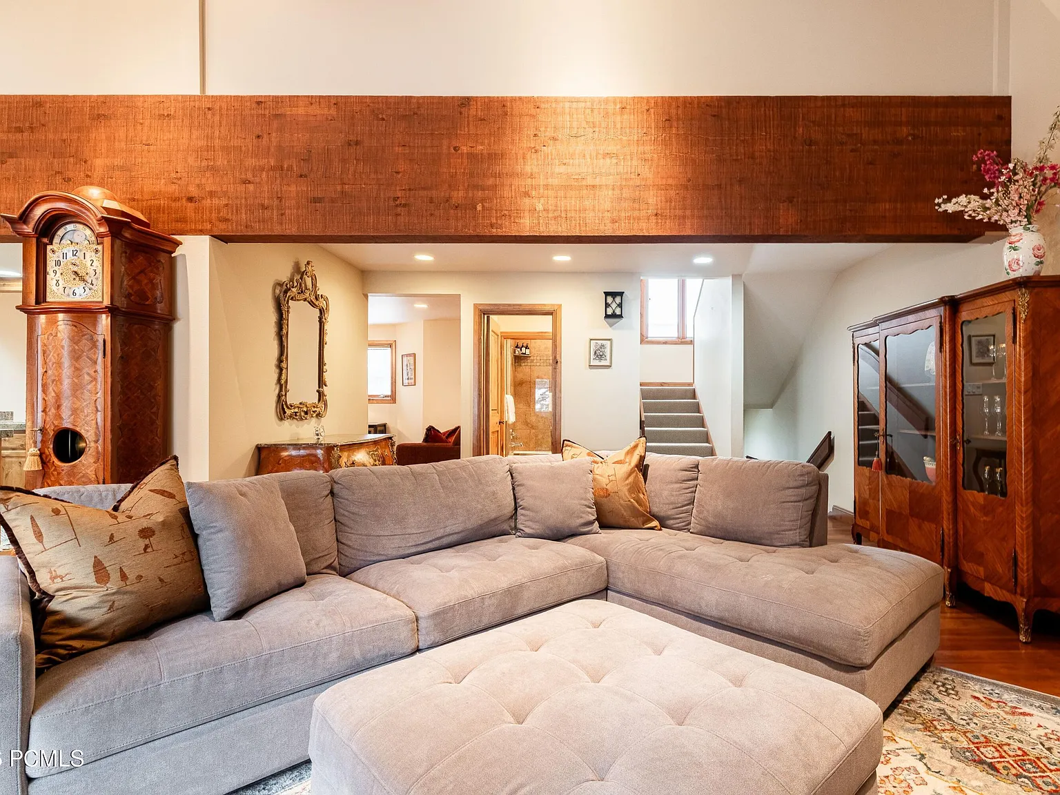 3 bed, 2570 sqft, $8,000 — Photo 1