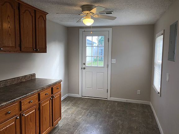 3rd image of 6830 Polk Blvd