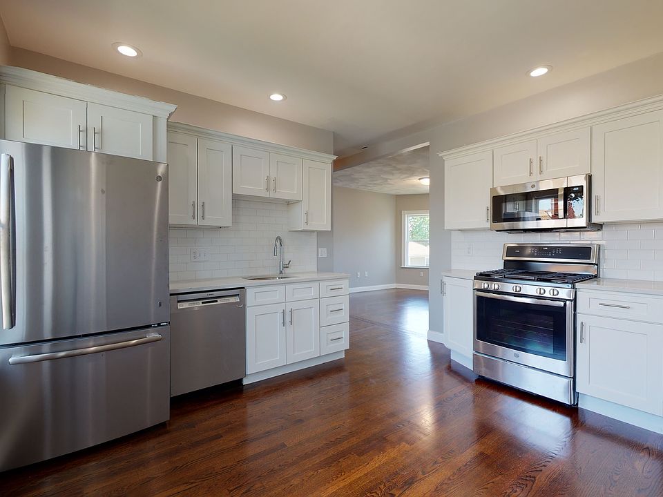 1st image of 26 Elder St #3