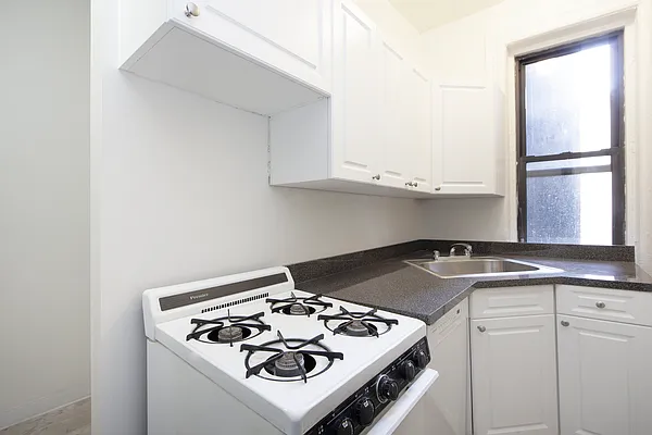 Rented by R New York | media 14