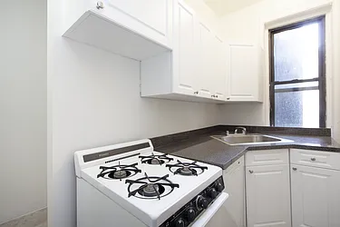 Rented by R New York