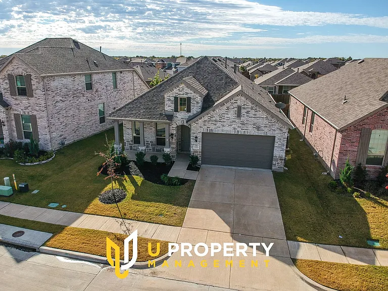 1113 Sheldon Dr — Photo 1