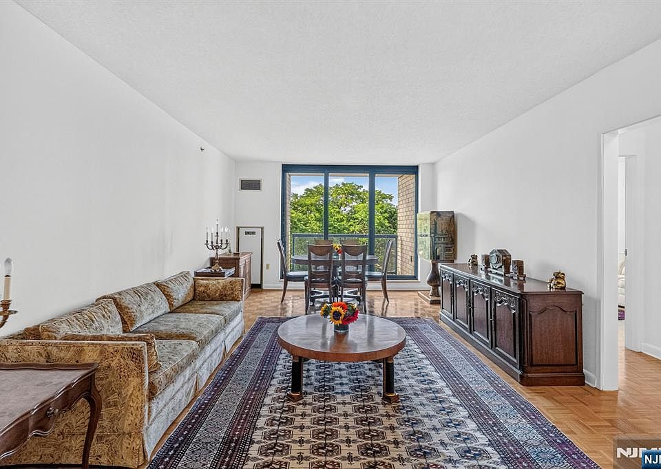 1st image of 900 Palisade Avenue #3D
