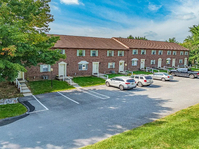 Apartments at Waterford — Photo 211