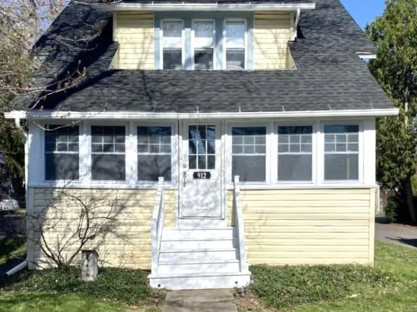912 Oswego St, Liverpool, NY 13088