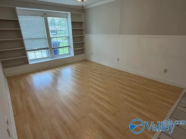 1114 Terry Cir — Photo 2