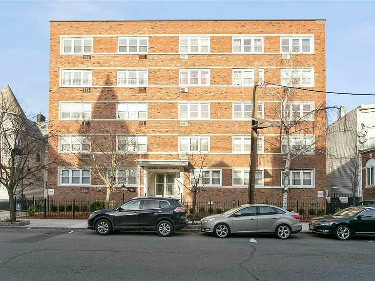 154 Bowers St #5A — Photo 13