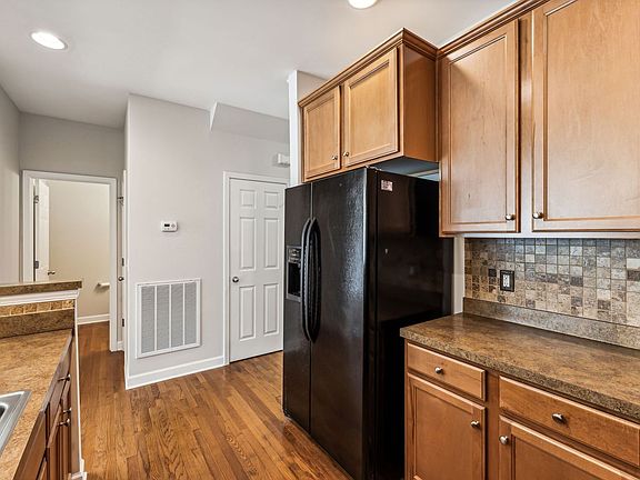 4th image of 7829 Kemberton Dr W