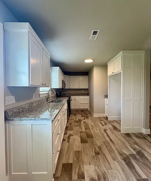 747 Austin Ave — Photo 8