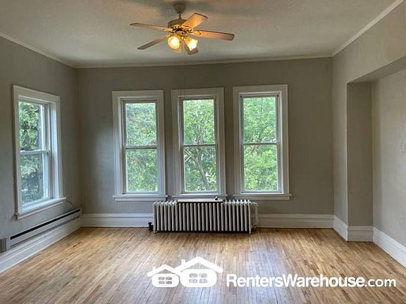2nd image of 972 Ashland Ave APT 3