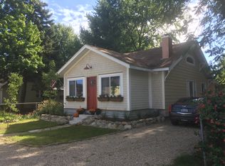 3051 Kenrick St, Keego Harbor, MI 48320