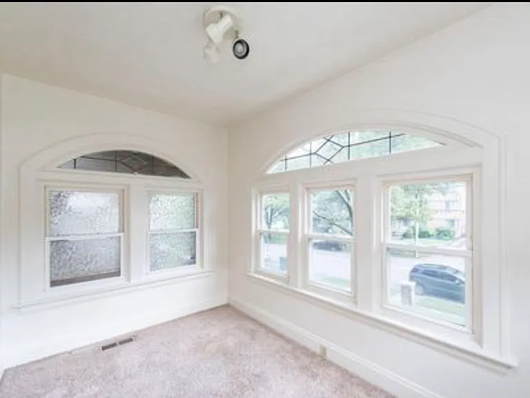 739 E Mitchell Ave — Photo 3
