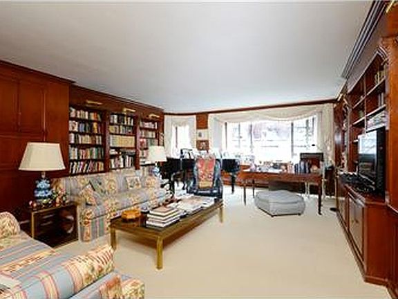 5th image of 30 E 62nd St #3CD
