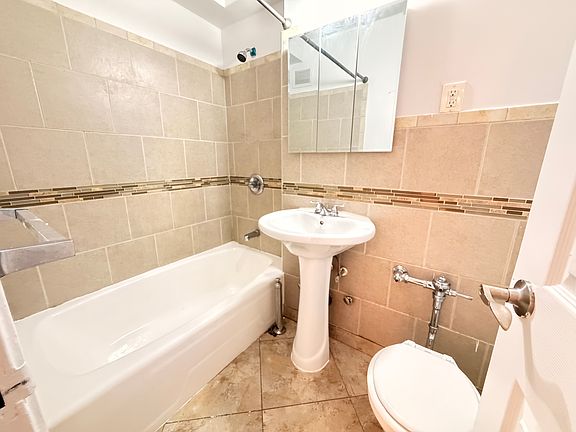 4th image of 14202 84th Dr APT 5P