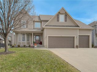 669 N Pine Cir, Gardner, KS 66030