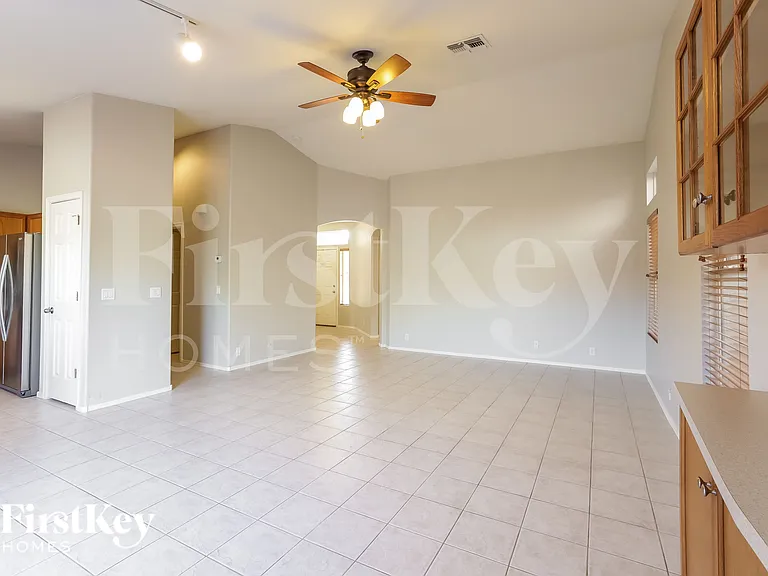 6654 E Rhodes St — Photo 6
