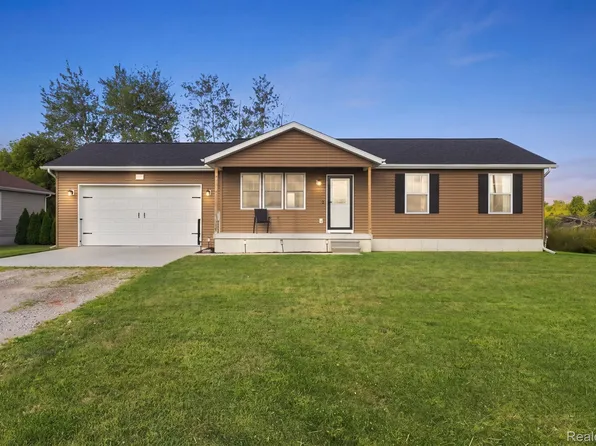 629 Range Rd, Smiths Creek, MI 48074