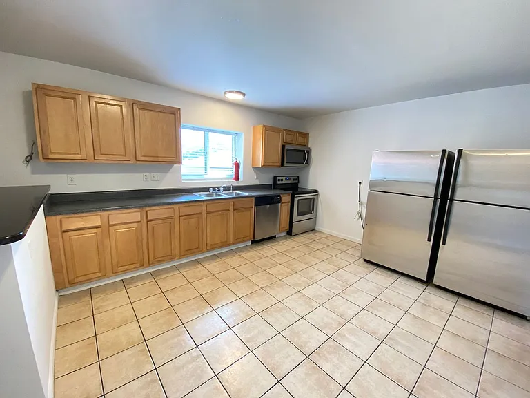 E 12th Ave 153 NCRII — Photo 12