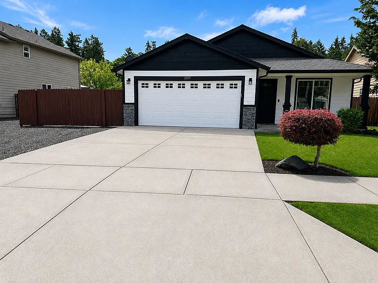 2358 Equestrian Loop S — Photo 1