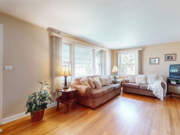 3rd image of 2245 Atlantic Ave