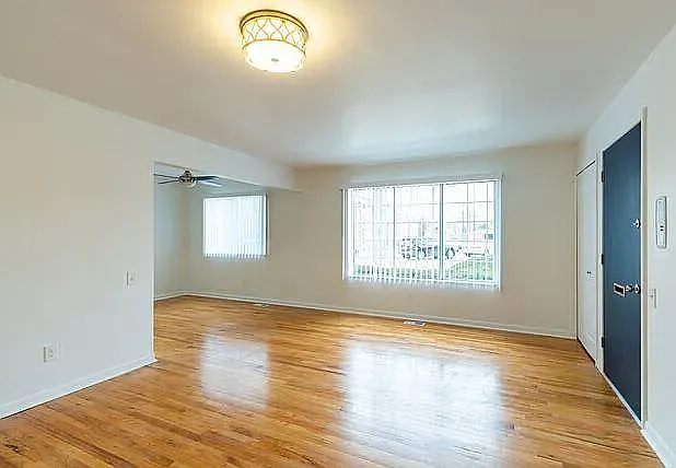North Shore Apartments — Photo 7