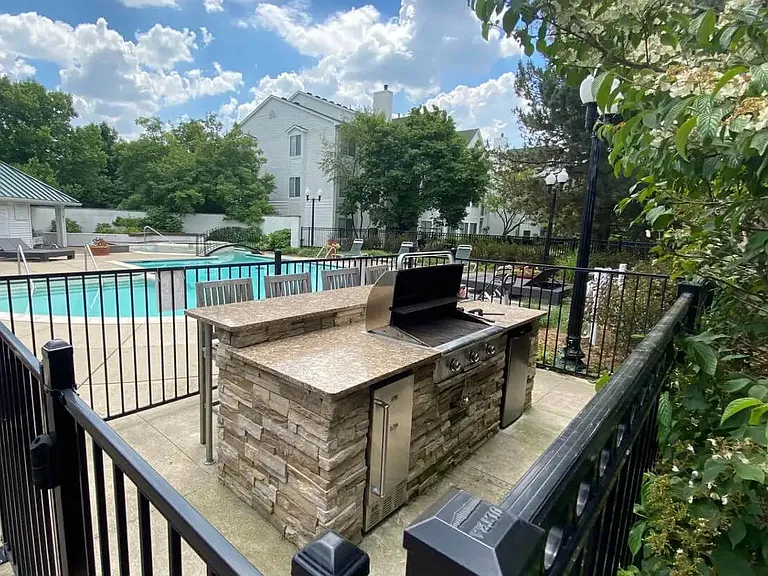 Village Club on Franklin — Photo 21