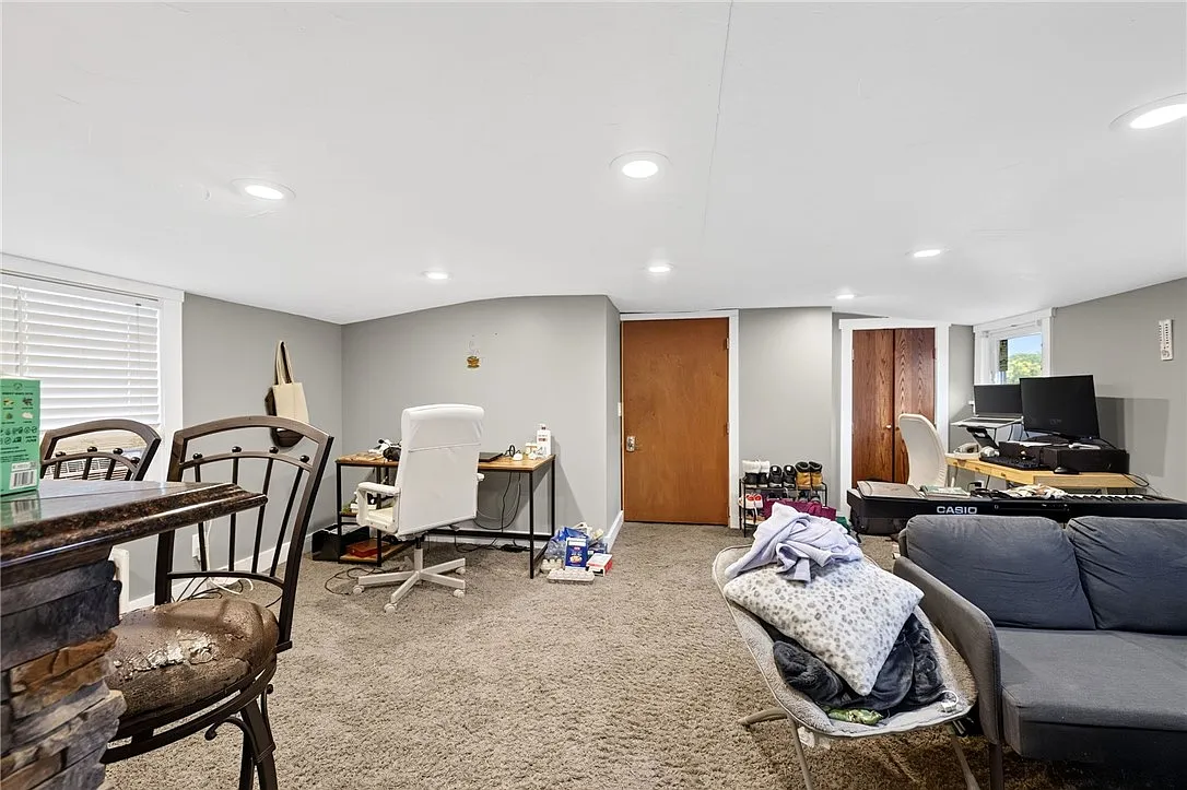1 bed, 1.0 bath, 1000 sqft, $1,575 — Photo 2