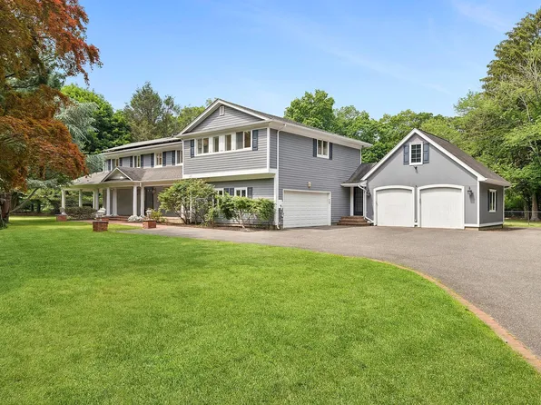 20 Donovan Drive, Cold Spring Harbor, NY 11724