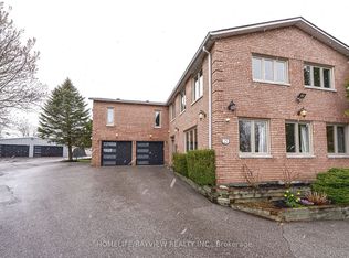 25 Whispering Pine Trl, Aurora, ON L4G 5C7