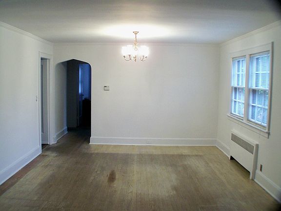 4th image of 119 Malverne Ave
