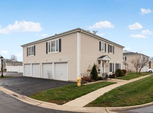 1481 Quaker Ln #117-B, Prospect Heights, IL 60070